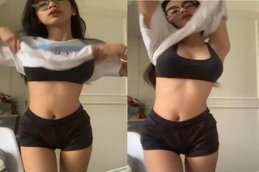 Sướng khi yêu cô gái ngực bự quyến rũ